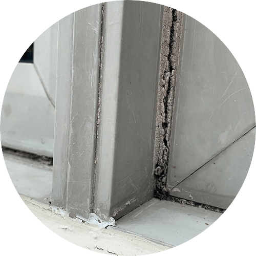 Failed Caulking Example - Using LifeCycle360 | Grime Fighters